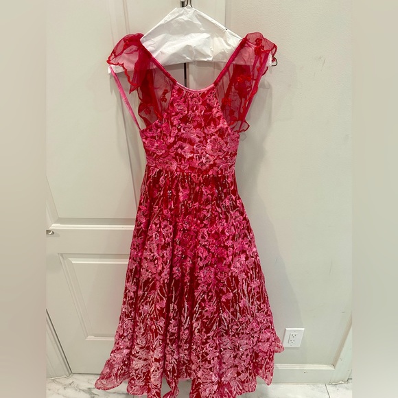 SHERRI HILL FLORAL ROSE KIDS EVENING GOWN - Picture 6 of 8